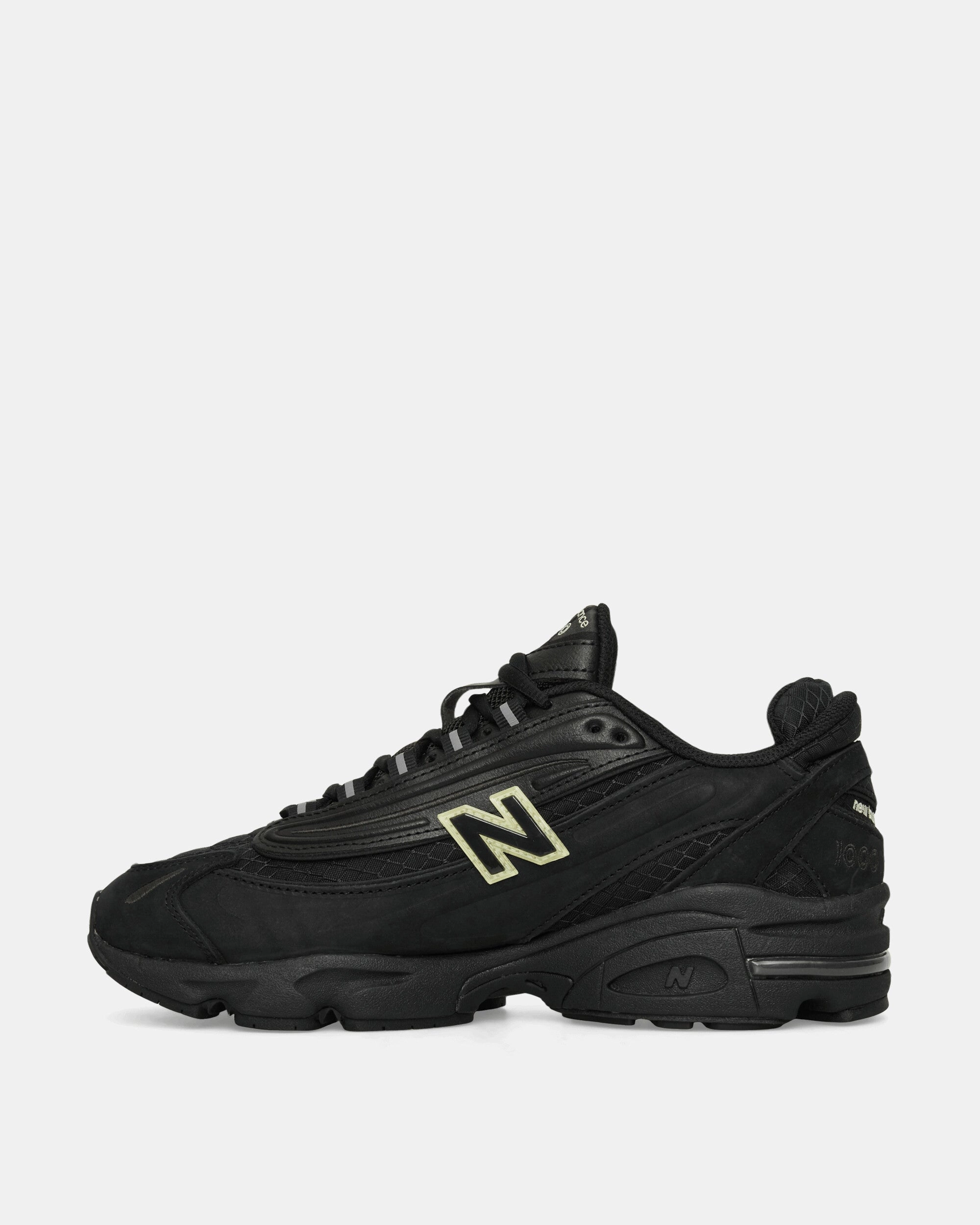1000 Sneakers Black