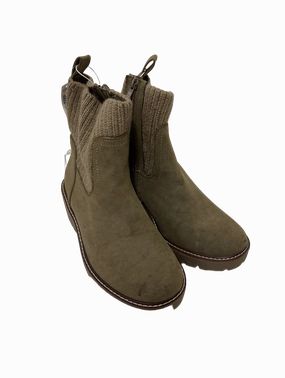 Boots Ankle Flats By Torrid  Size: 8