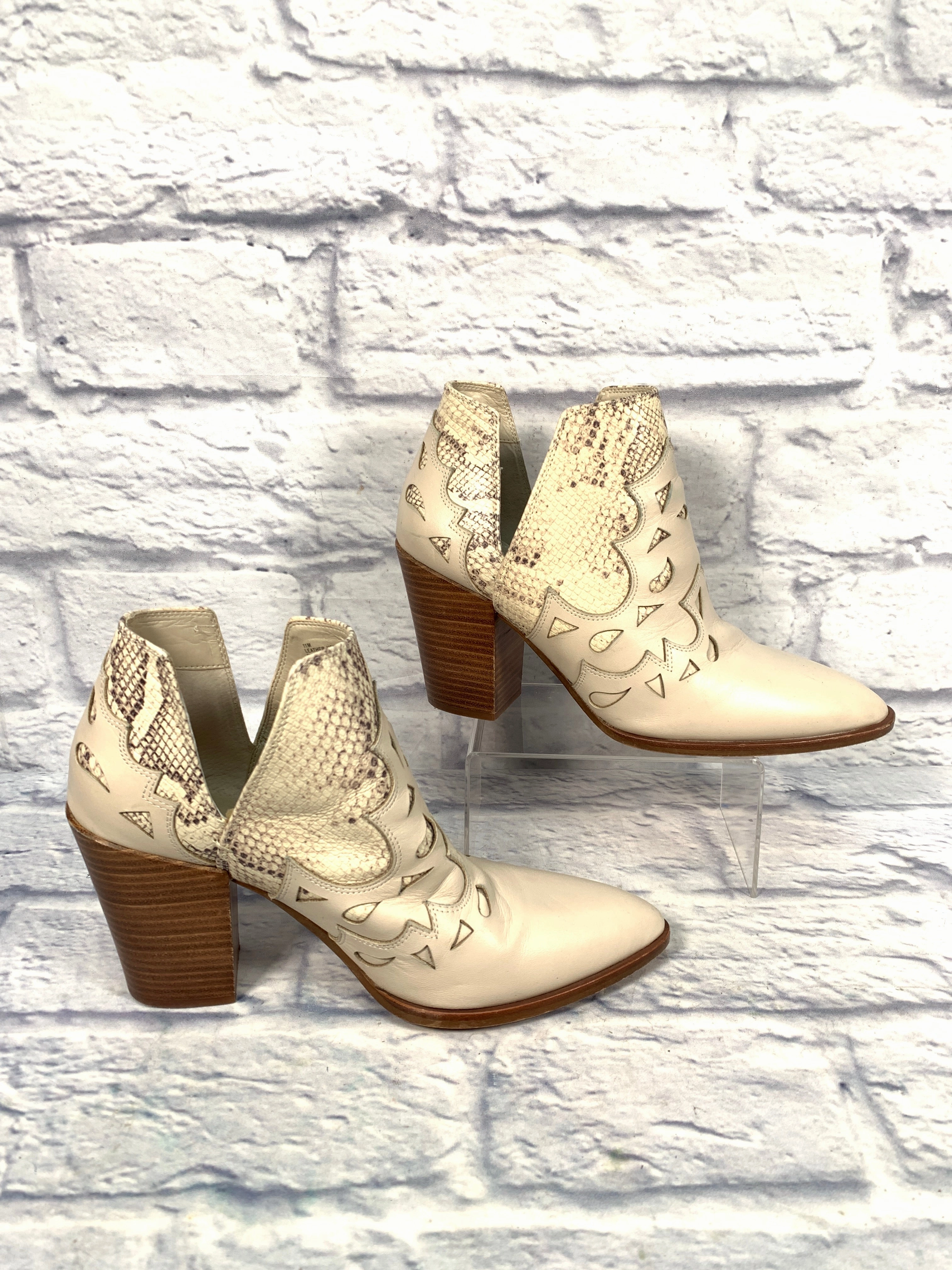 Boots Ankle Heels By Gianni Bini In Cream, Size: 11