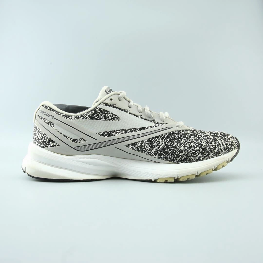 BROOKS LAUNCH 4
