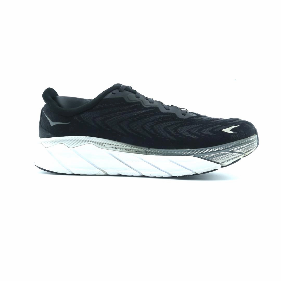 HOKA ONE ONE ARAHI 6