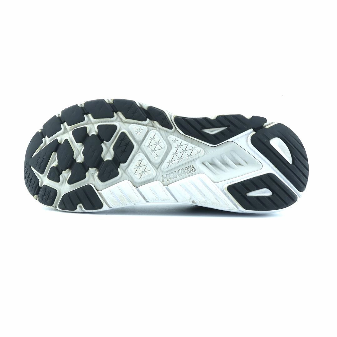 HOKA ONE ONE ARAHI 6
