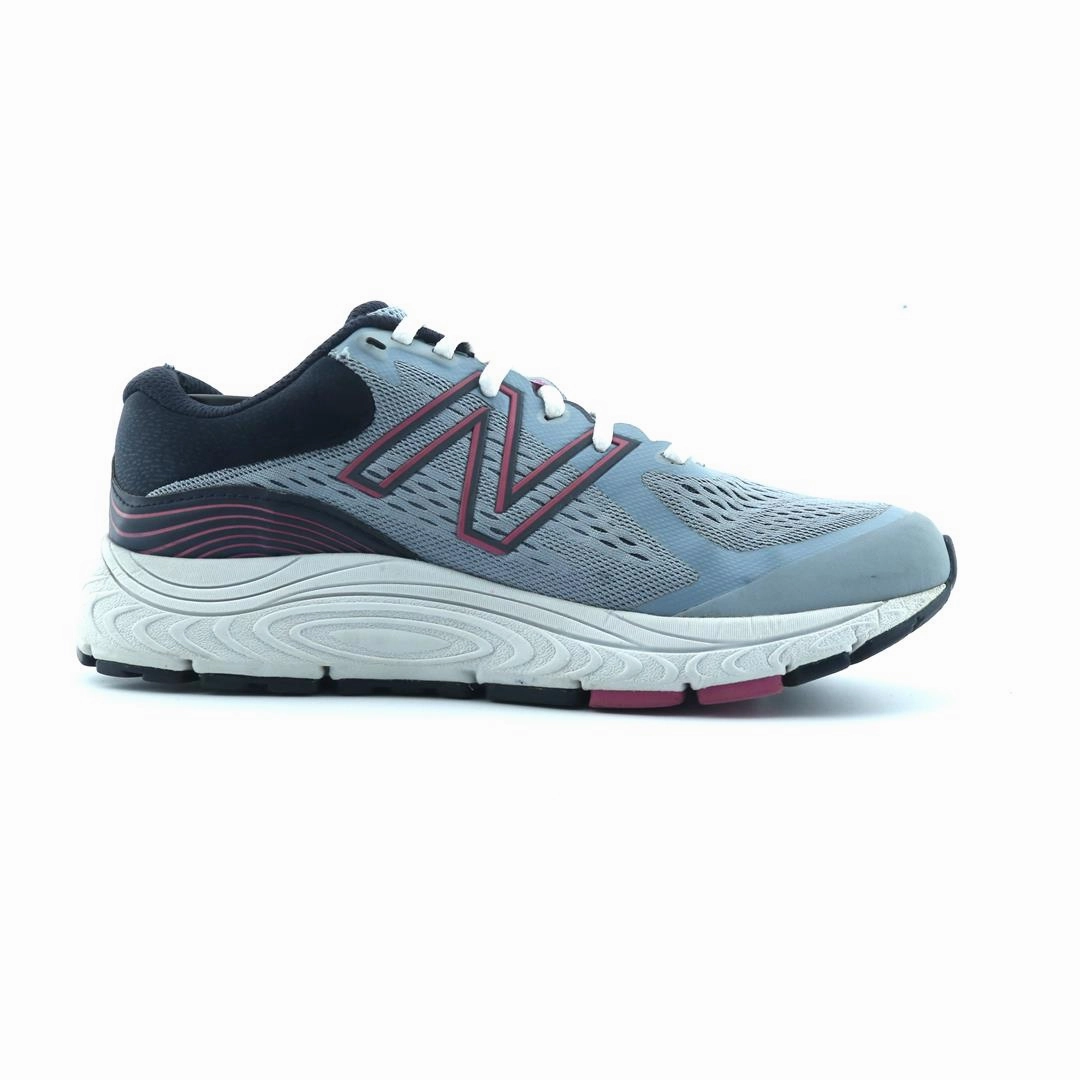 NEW BALANCE 840V5