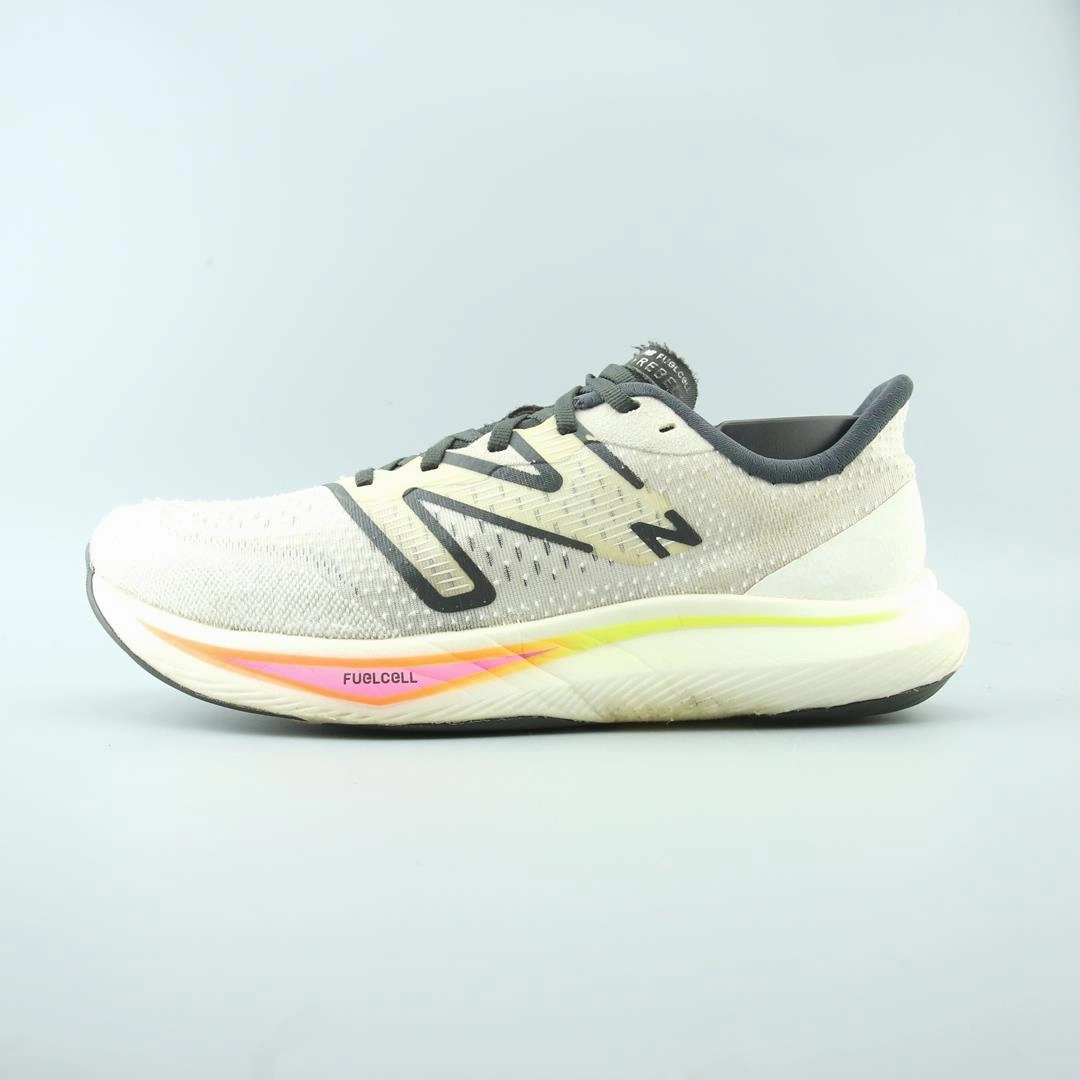 NEW BALANCE FUELCELL REBEL V3