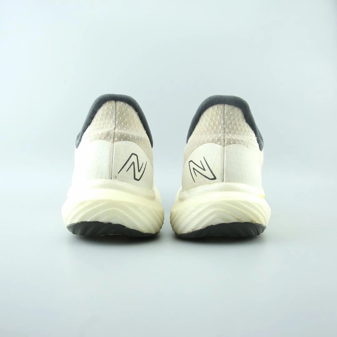 NEW BALANCE FUELCELL REBEL V3