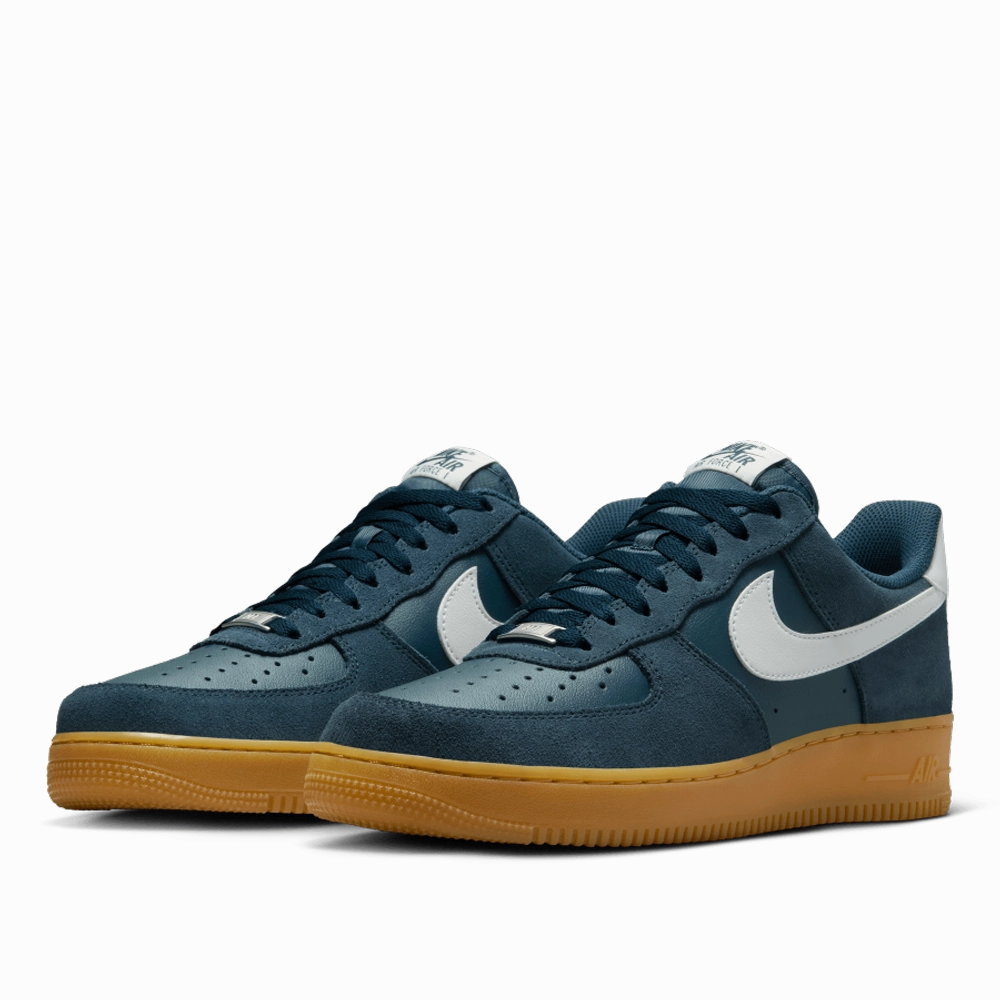 Nike Men's Air Force 1 '07 LV8 Shoes