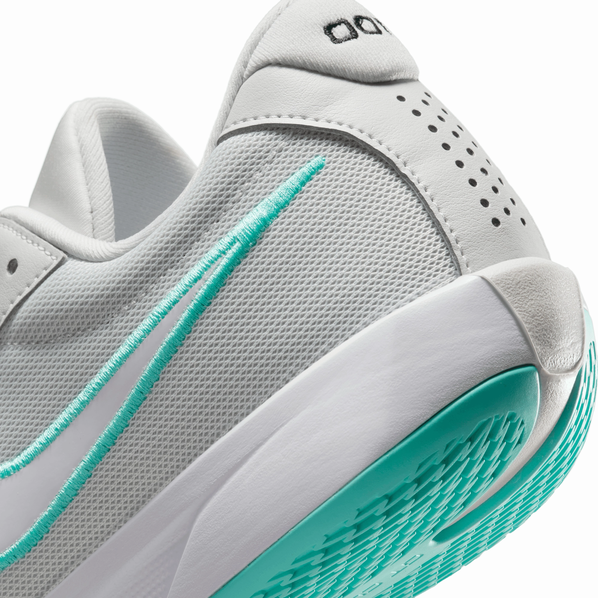Nike Men's G.T. Cut Academy EP Basketball Shoes