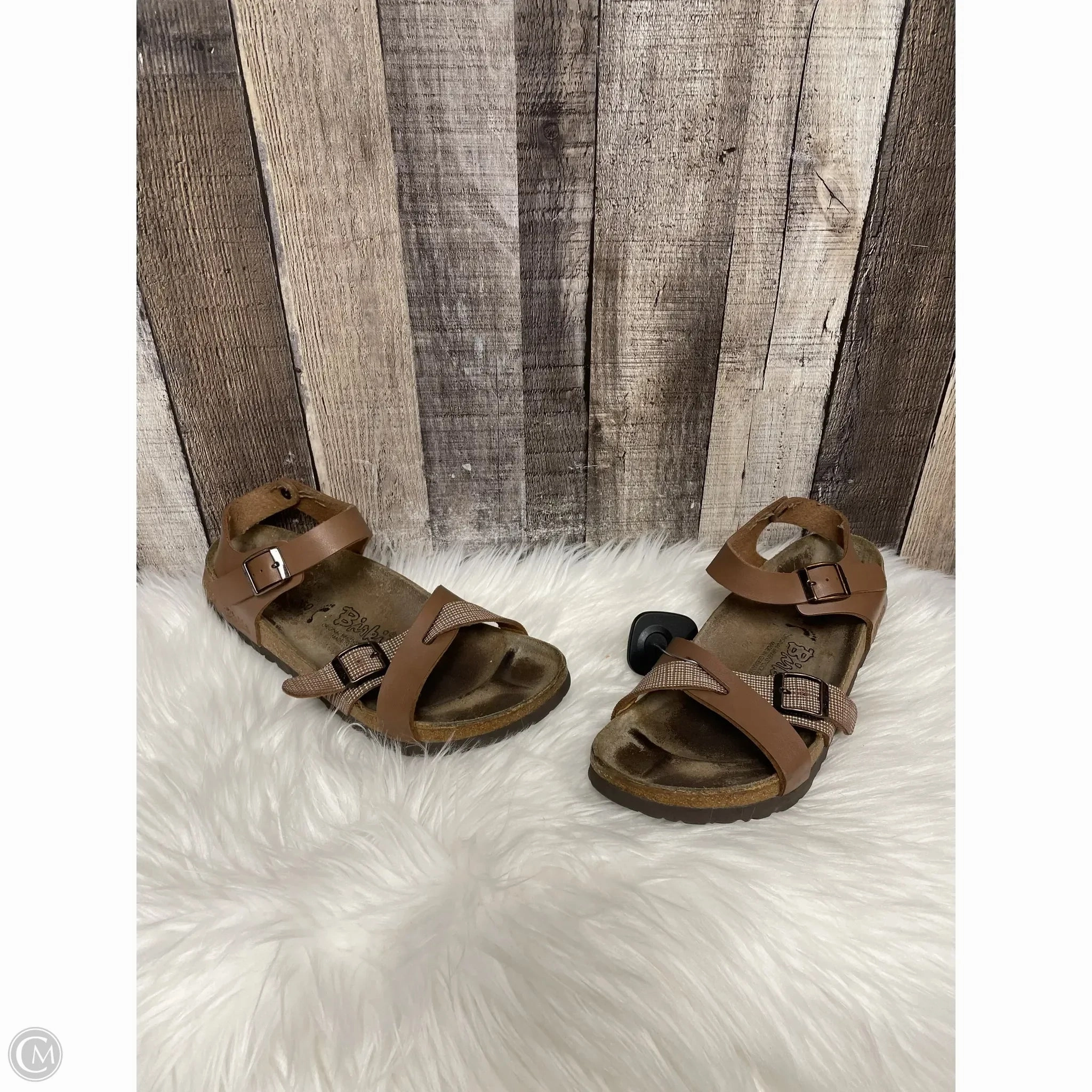 Sandals Flats By Birkenstock In Brown, Size: 9