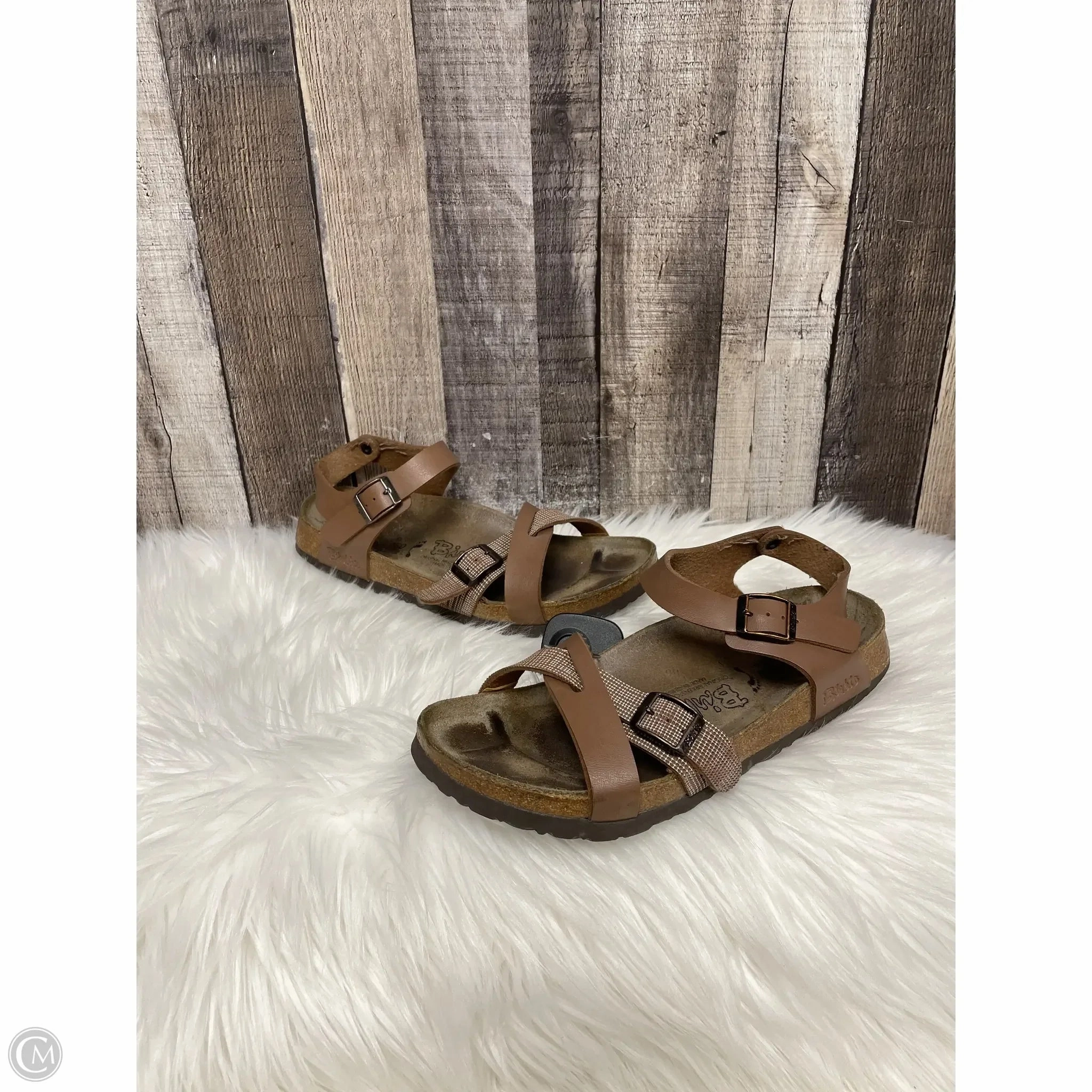 Sandals Flats By Birkenstock In Brown, Size: 9