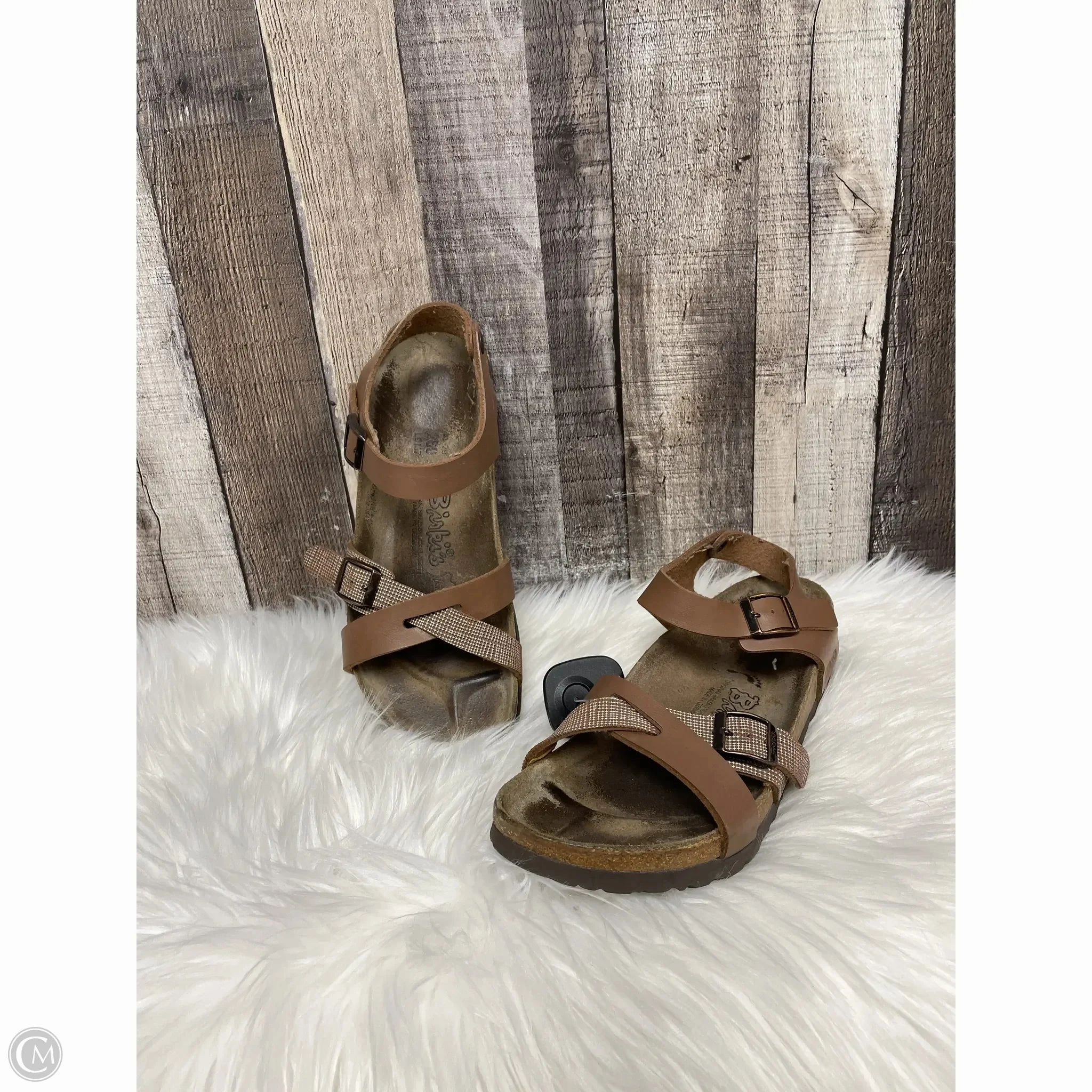 Sandals Flats By Birkenstock In Brown, Size: 9