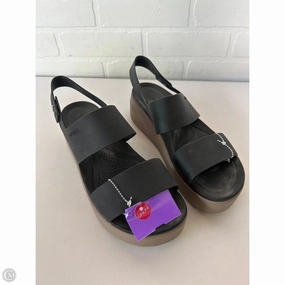 Sandals Heels Platform By Crocs In Blue & Brown, Size: 10