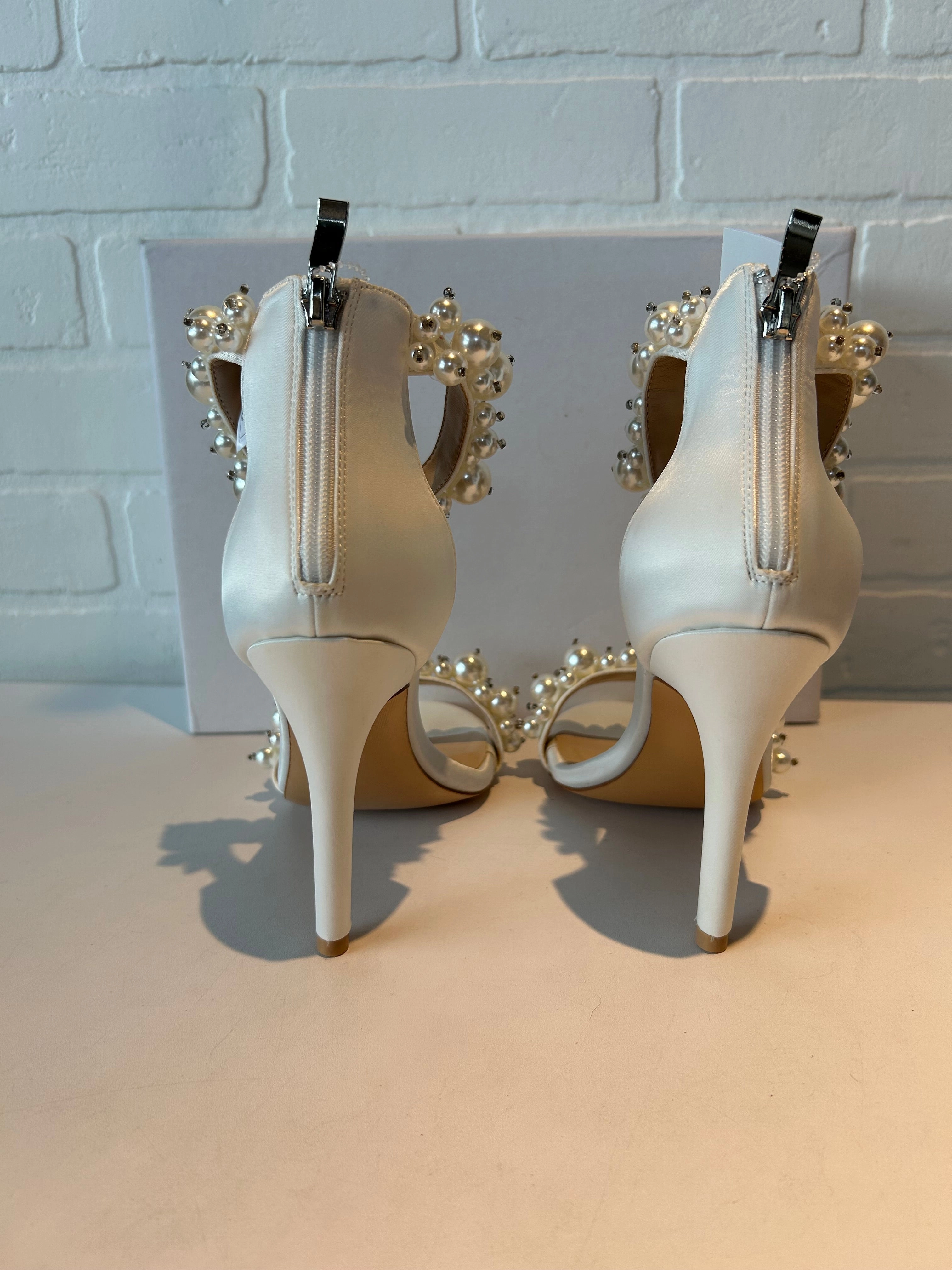 Sandals Heels Stiletto By Clothes Mentor In White, Size: 6