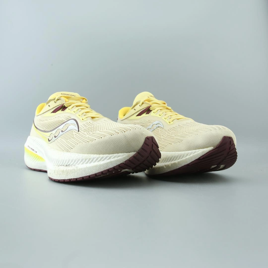 SAUCONY TRIUMPH 21
