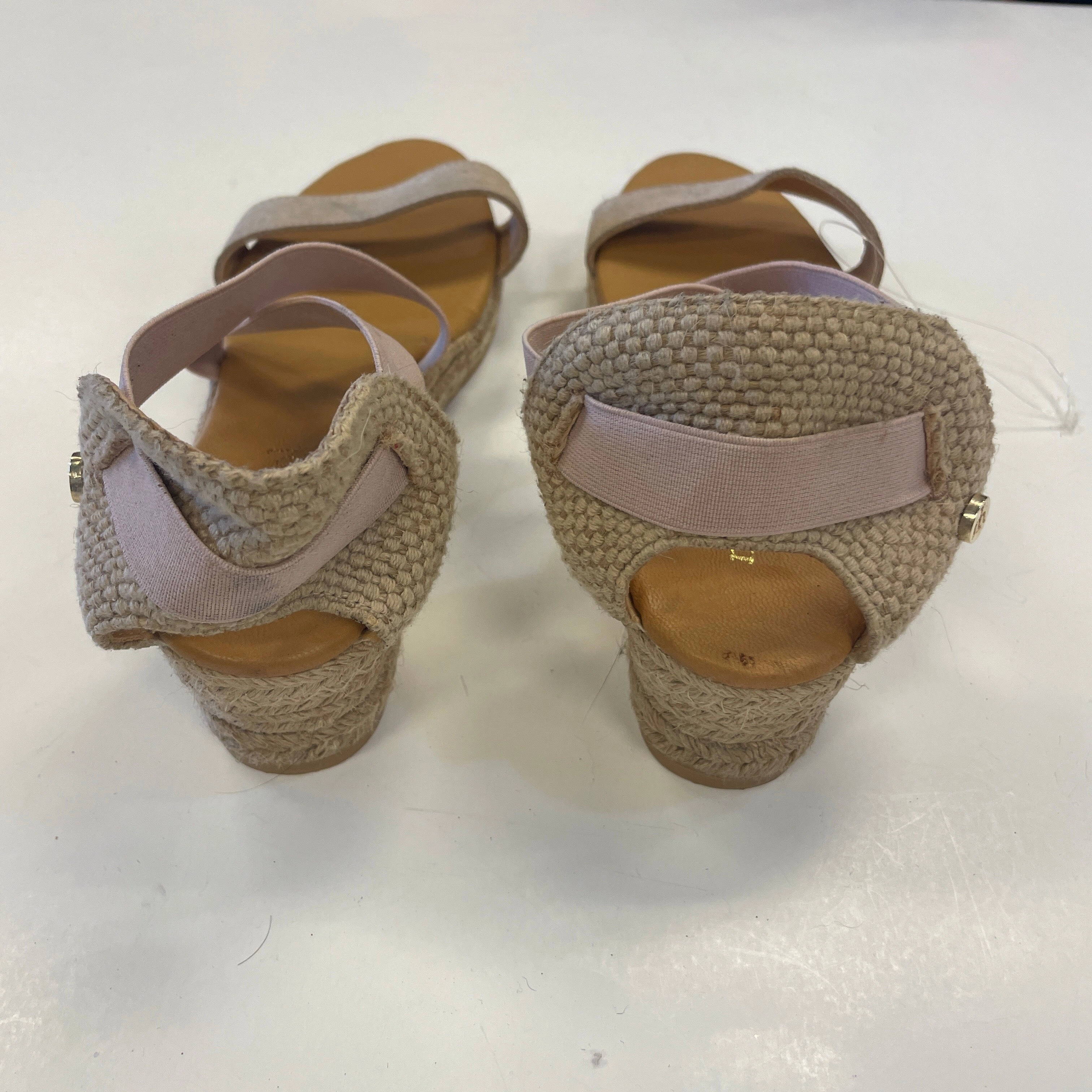 Shoes Heels Wedge By Clothes Mentor In Tan, Size: 9.5