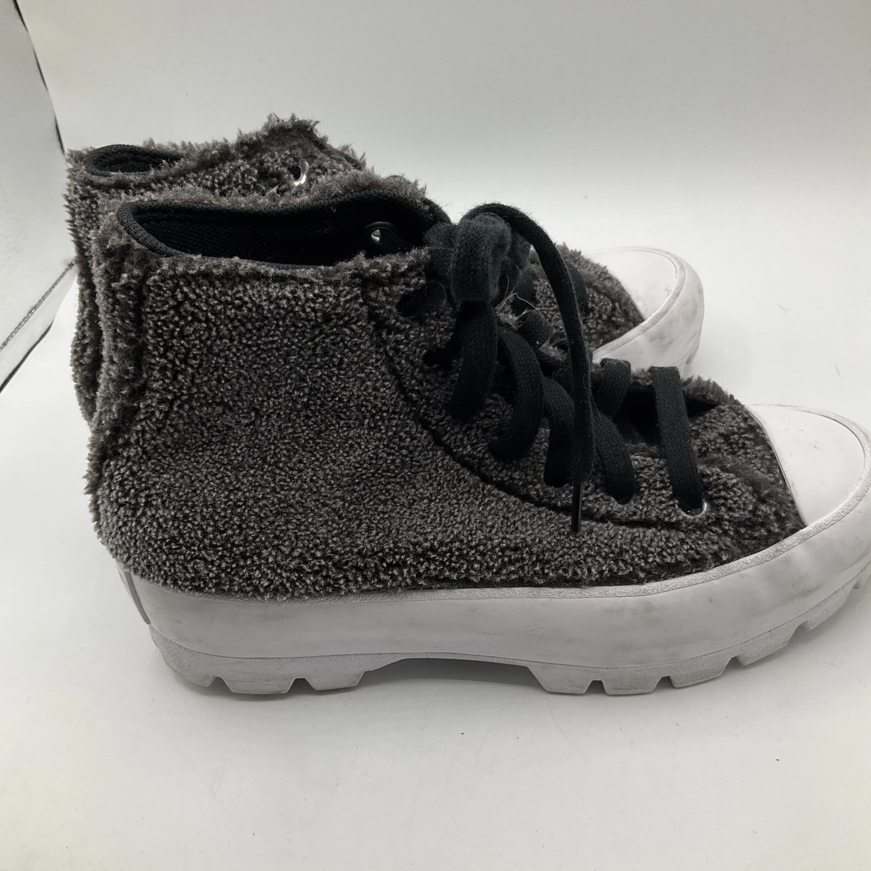 Shoes Sneakers By Converse  Size: 6