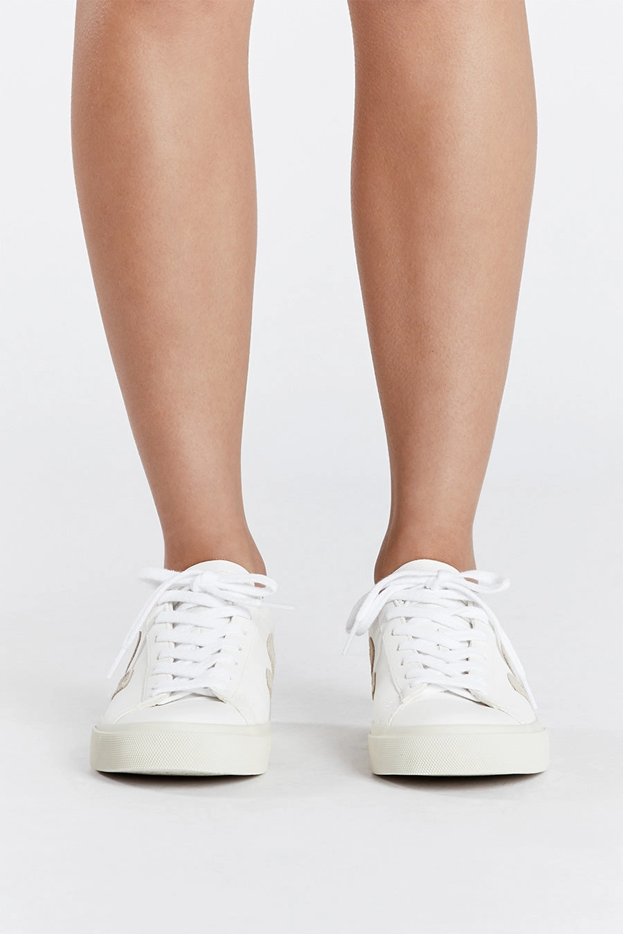 VEJA CAMPO EXTRA WHITE ALMOND