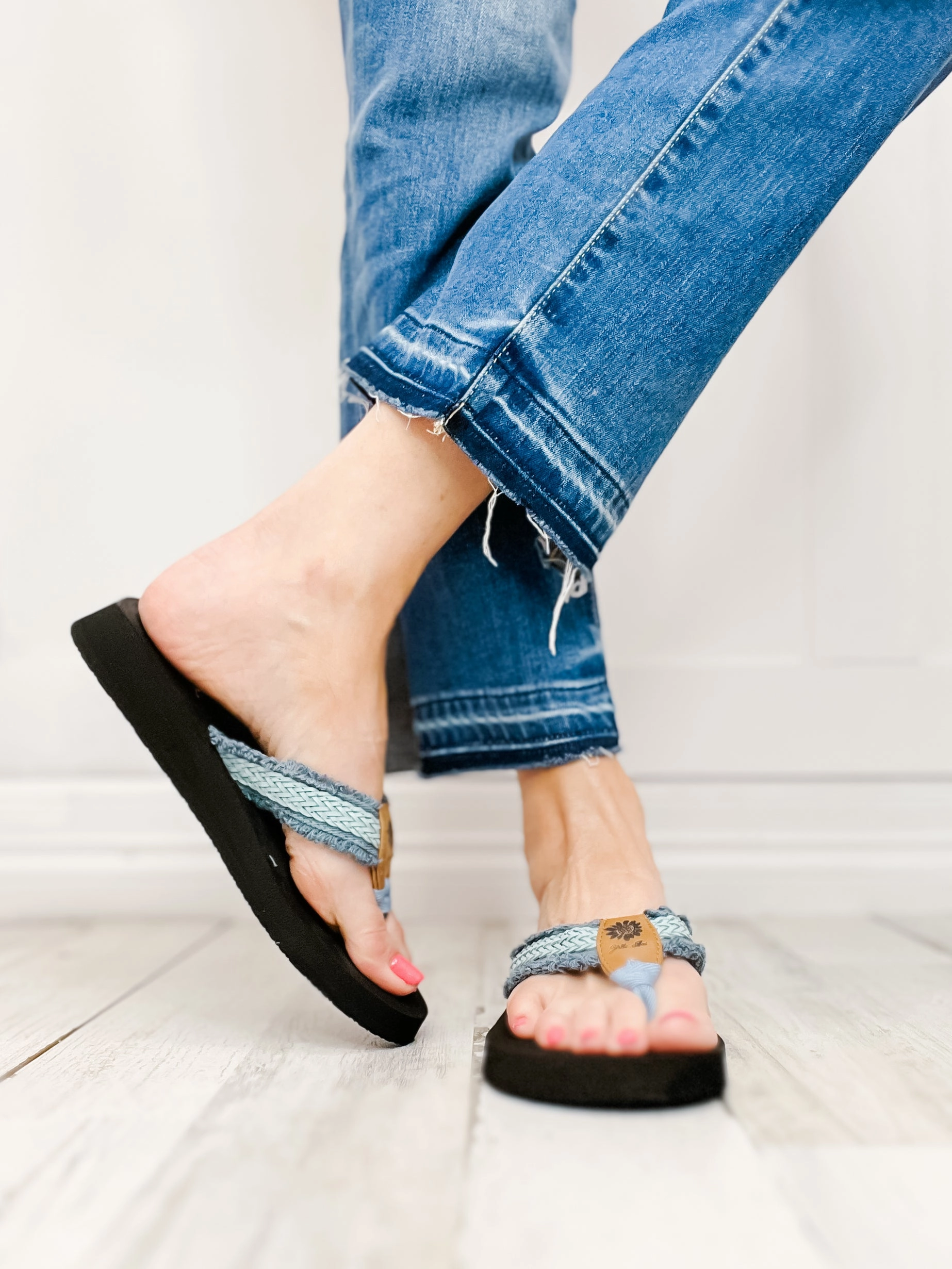 Yellowbox Fianni Flip Flop Shoes in Denim