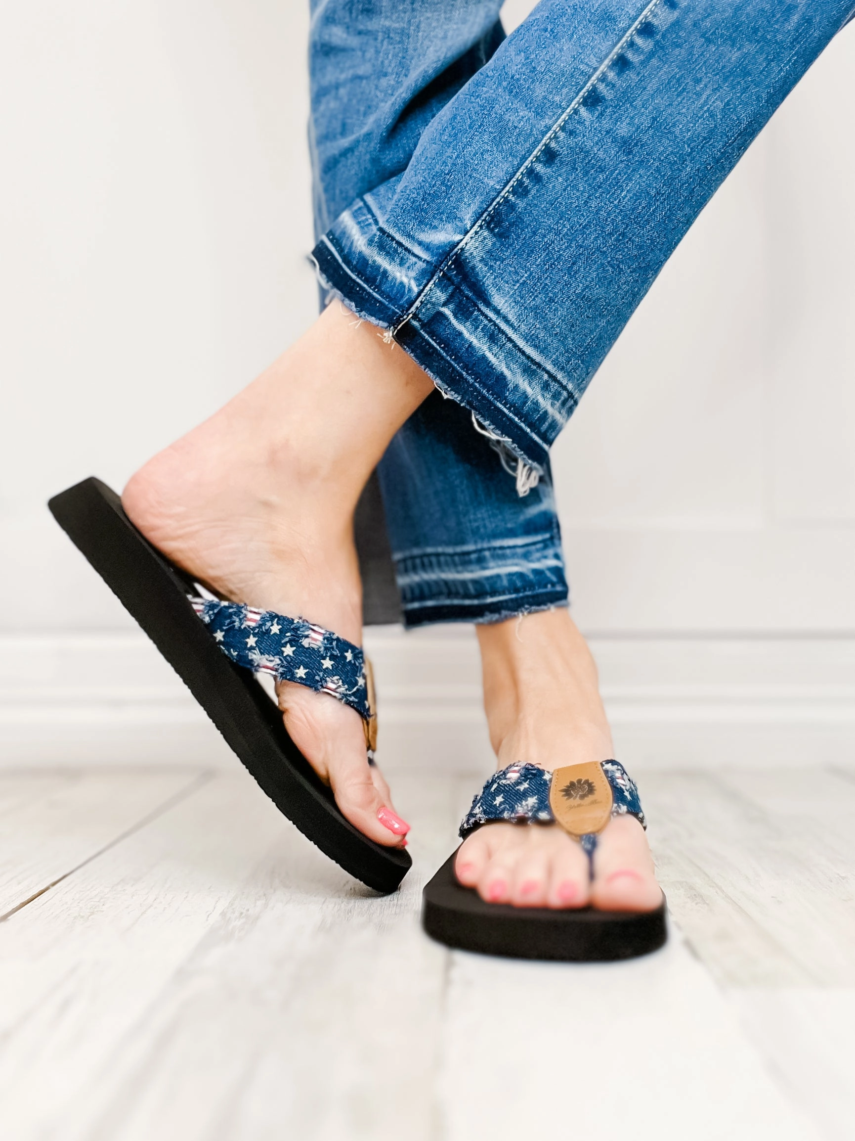 Yellowbox Firework Flip Flop Shoes in Navy