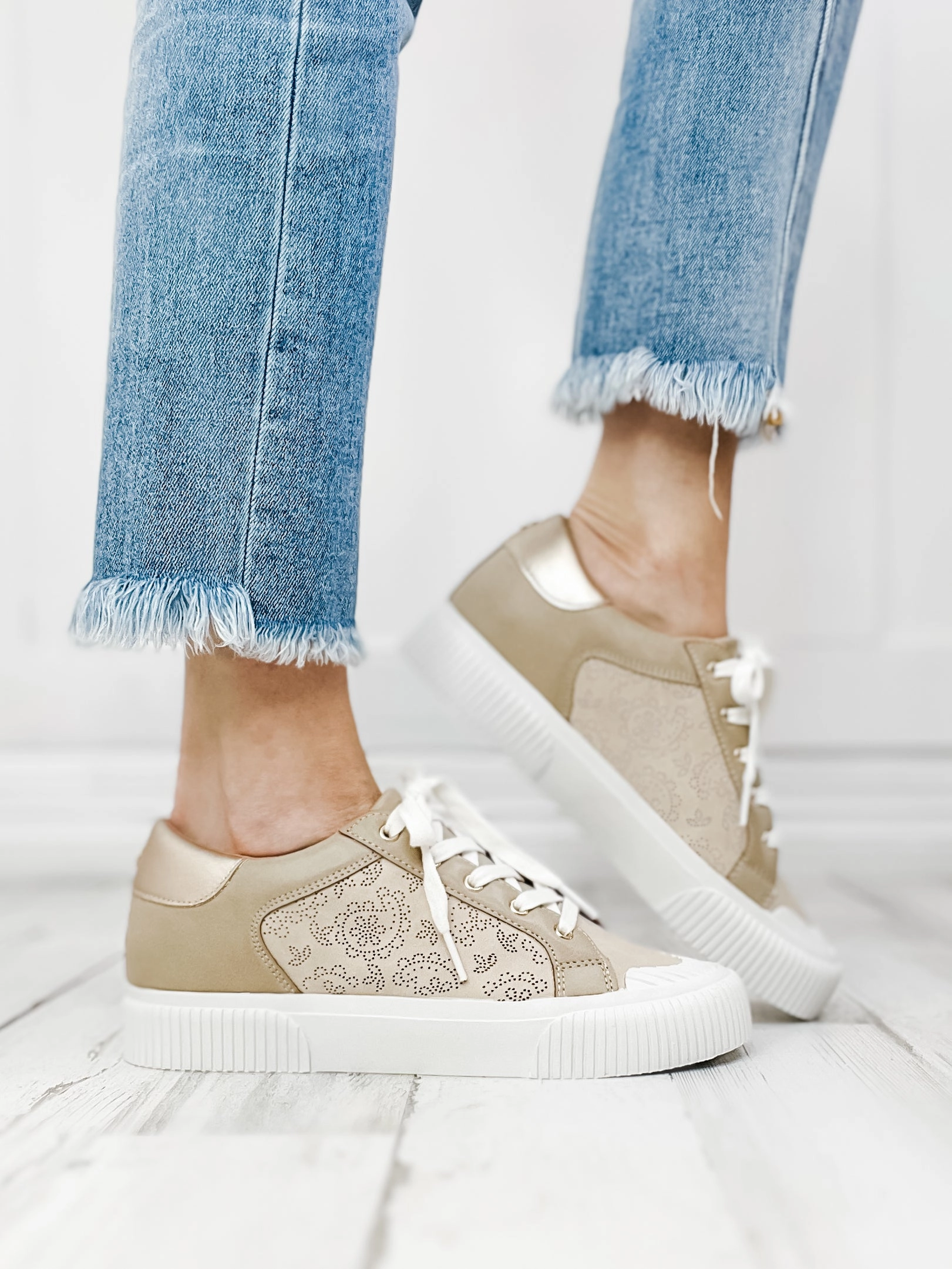 Yellowbox Gallen Lace Up Sneaker in Natural